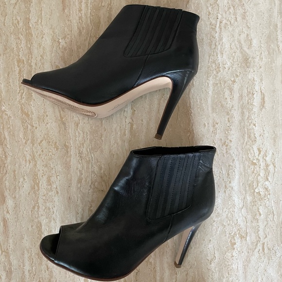Halogen Shoes - Nordstrom Halogen black leather heels / slip on booties
